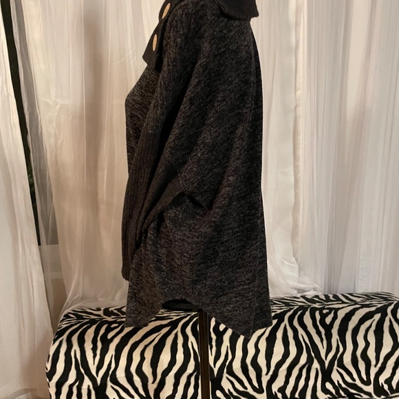 Papillon Size Large Grey Sweater - Picture 3 of 7